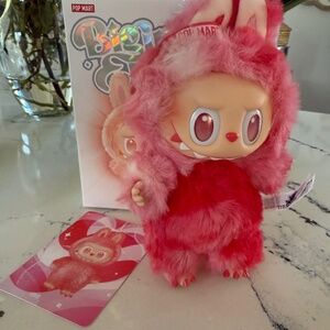 Labubu - Big Into Energy - Love